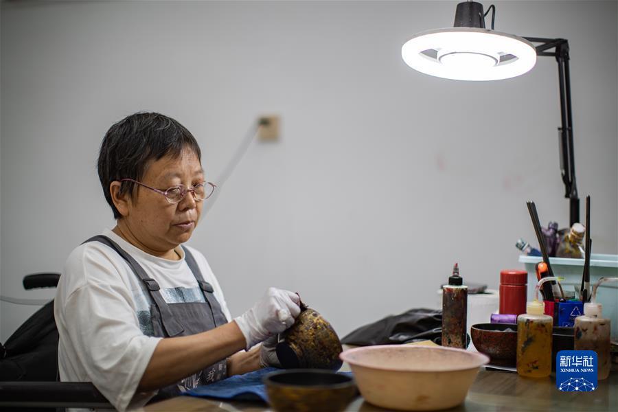东方果博开户联系方式